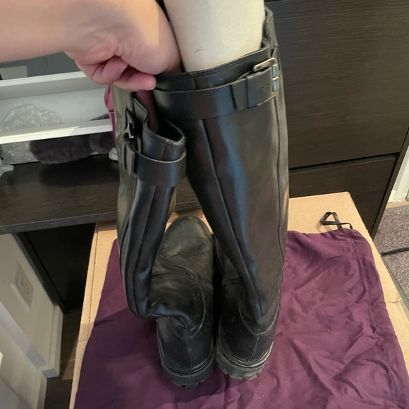 Boots - Picture 3 of 4